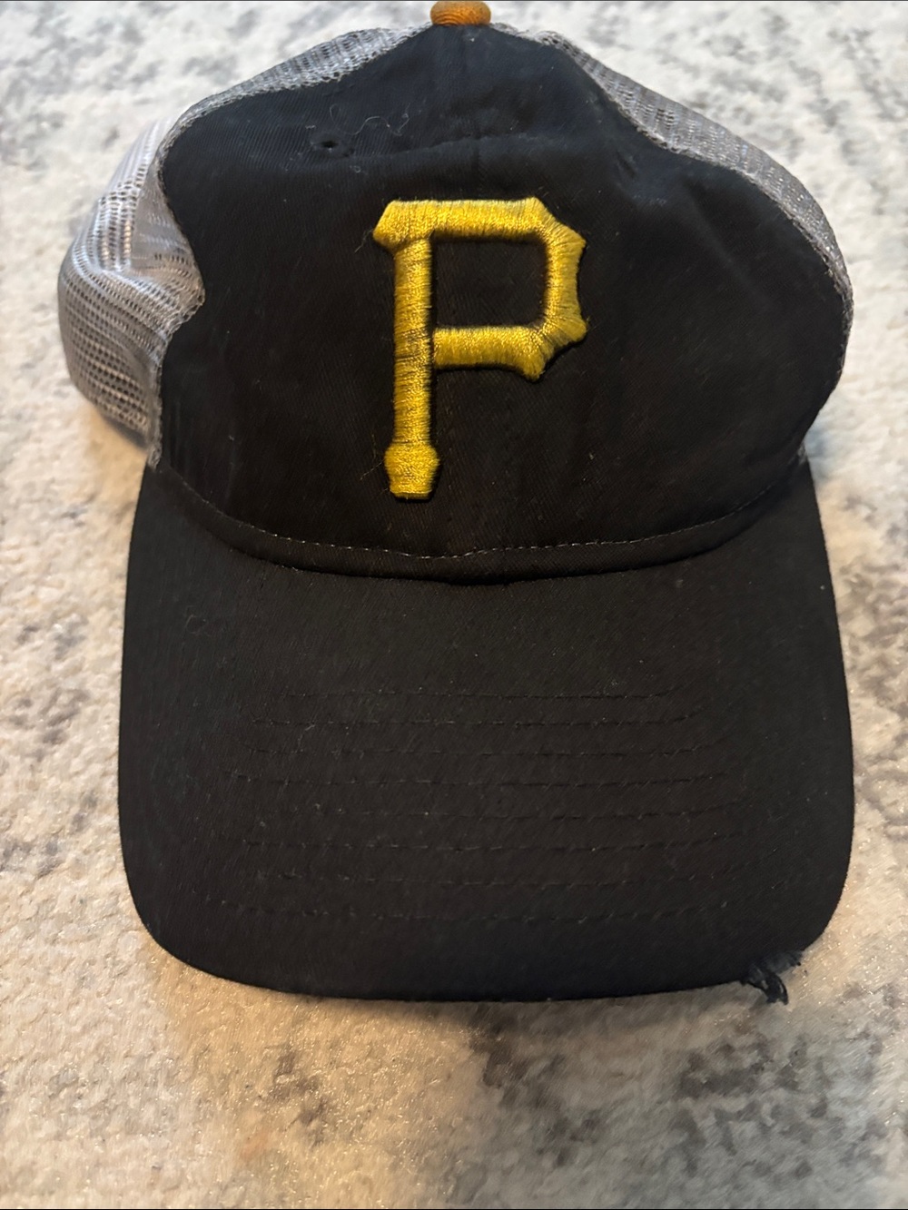 Men’s Pirates “P” Hat
